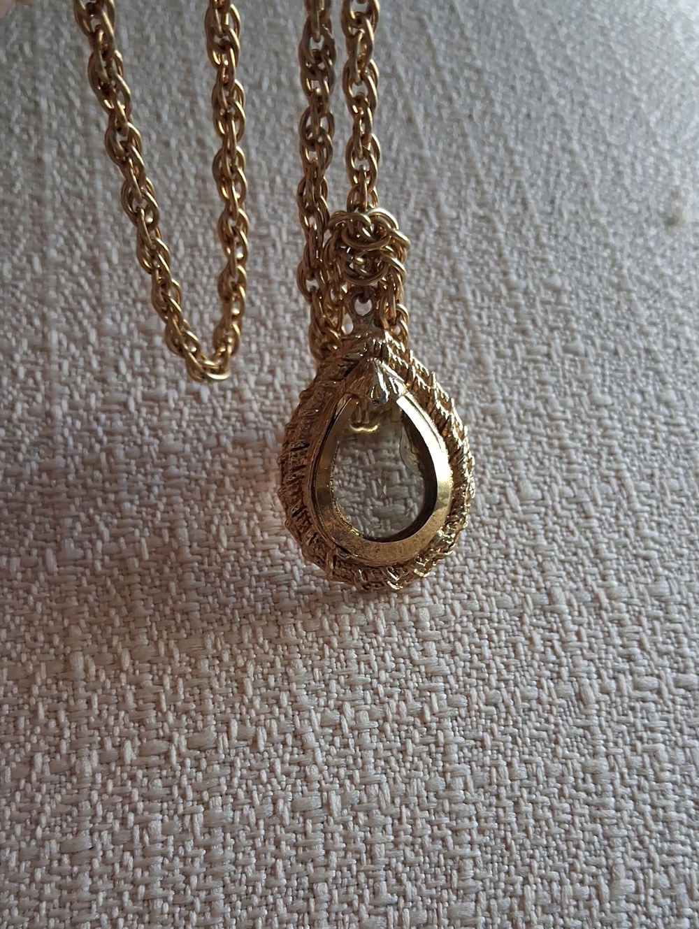 Classic Gold Teardrop Locket Necklace - Women's Jewelry